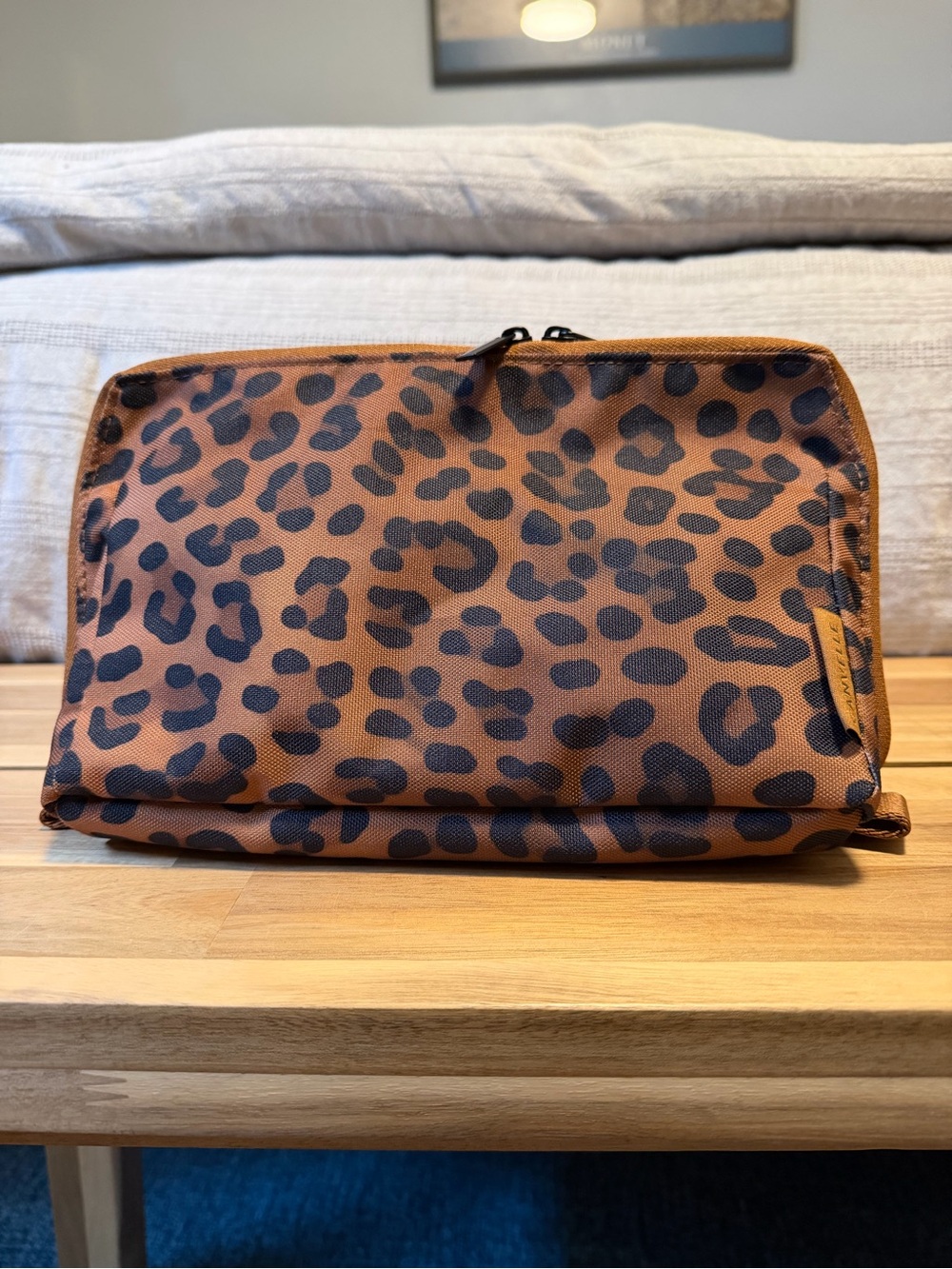 Canvelle: Toiletry Bag Medium Brown Leopard BNNU